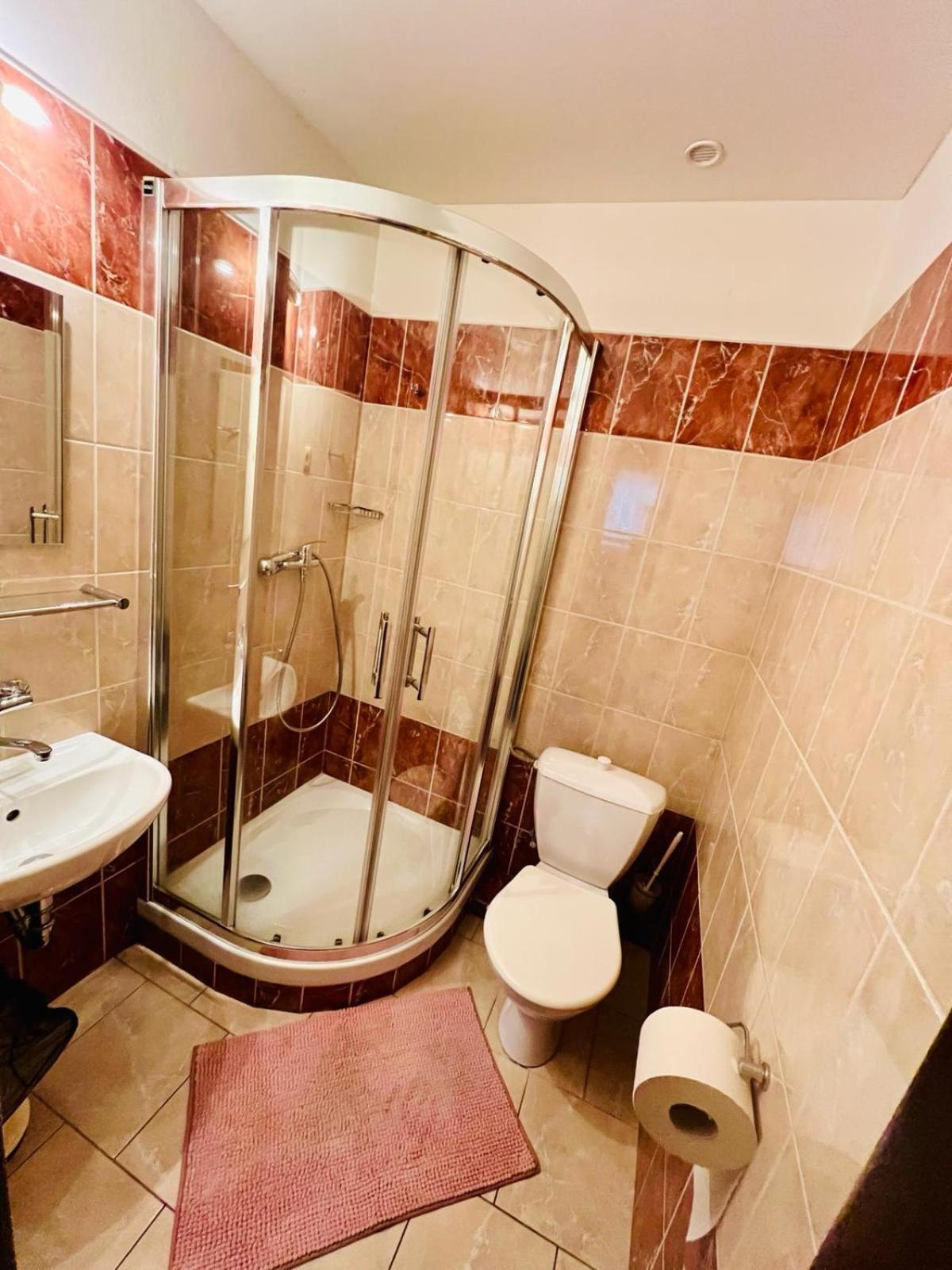 Bouda Bile Labe Hotel ชปินด์เลอรูฟ มลิน ภายนอก รูปภาพ